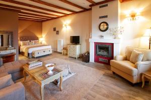 AlmondHouse Suites with Fireplace - ADULTS ONLY Parnassos Greece