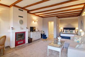 AlmondHouse Suites with Fireplace - ADULTS ONLY Parnassos Greece