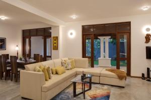 Ballarat Luxury Villa - Hikkaduwa