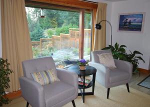 Mossy Hill Suite