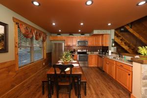 Misty Mountainside chalet