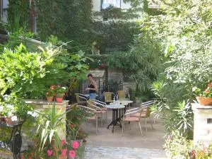 Gimi Vendégház - باجة