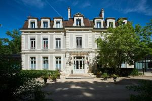 Hotels Chateau de La Dame Blanche - Logis : photos des chambres