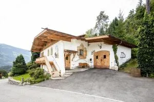 Ferienchalet Katharina - Emberg