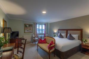 Double Room for Single Occupancy room in Dooley's Hotel