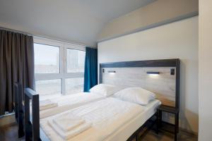Twin Room room in a&o Düsseldorf Hauptbahnhof