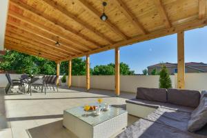 Wonderful villa Bibinje with private pool, jacuzzi and sauna near the beach - WiiBuk