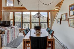 2072 The Pines Condo