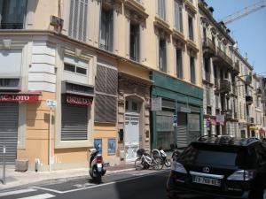 Appartements Cocooning 3 pieces duplex 3 etoiles calme centre ville a 5mn plages et Palais : Appartement avec Balcon