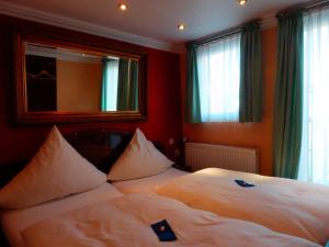 Superior Suite room in Hotelschiff Perle Bremen