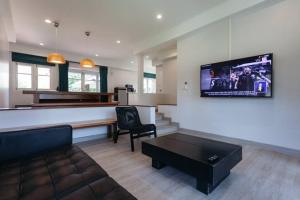 F5 3 Bed Rooms Beach house, full kitchen