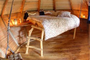 B&B / Chambres d'hotes Insolite dans les arbres Les Ormes, Epiniac : photos des chambres