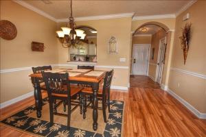 522 Wedgewood condo