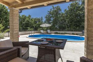 Luxury experience in Villa Lucia with heated pool and Play station 4