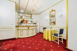 Hotel Carpati Imparatul Romanilor