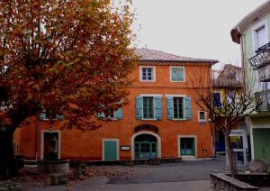 B&B / Chambres d'hotes Des Lits Sur La Place : photos des chambres