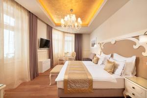Superior Double or Twin Room with City View room in Piazza Heritage Hotel
