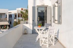 Parikia's Crossroad 3 Bedroom House Paros Greece