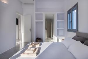 Parikia's Crossroad 3 Bedroom House Paros Greece