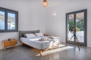 Parikia's Crossroad 3 Bedroom House Paros Greece