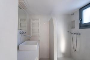 Parikia's Crossroad 3 Bedroom House Paros Greece