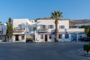 Parikia's Crossroad 3 Bedroom House Paros Greece