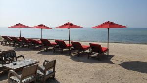 la plage resort & beach club