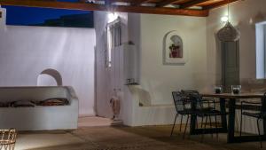 Villa Ortus White Cycladic Lux with Private Pool 3bed & 3bath! Myconos Greece