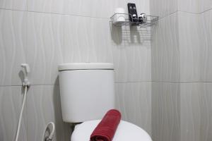 Minimalist Studio Gateway Apartement Ahmad Yani Cicadas By Travelio