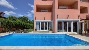 Wonderful villa Katarina with extra heated pool and jacuzzy sea view by WiiBuk
