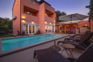 Wonderful villa Katarina with extra heated pool and jacuzzy sea view by WiiBuk