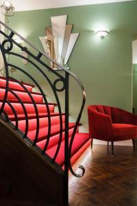 Sea-facing Art Deco Apartment