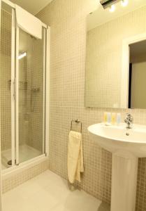 ClassBedroom Gaudí Apartments