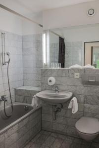 Standard Triple Room room in Hotel Restaurant Seegarten