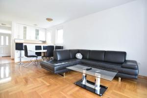 Luxury Two-Bedroom Apartment - First Floor room in Apartments Budva Center 2