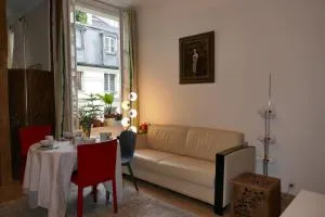 Appartment near Louvre, central - باريس