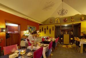Dazk Golden Estate