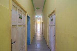 RedDoorz Syariah At Jalan cilik Riwut Kapuas