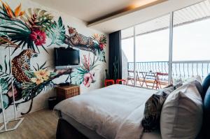 Phòng Deluxe Giường Đôi Với Ban Công và Tầm Nhìn Ra Biển (Deluxe Double Room with Balcony and Sea View)