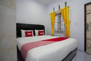 OYO 1764 Sopou Penginapan Rinal & Tuah - Sondi