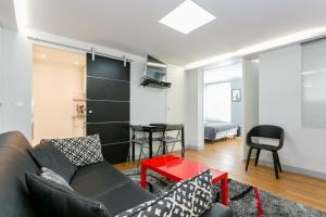 Sourdiere Louvre Vendome with AC