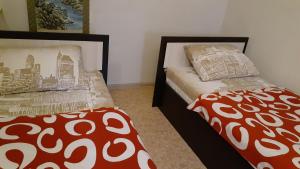 Single Room with Shared Shower and Toilet room in Atlant Guest House