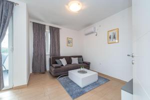 Star 1 modern & centrally ap for 4