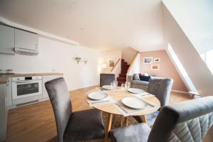 2 level apartments in Old Town