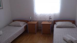 Apartments Dia 200 m from beach