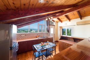 Sosos Sea View Apartment