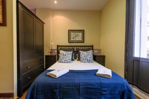 RamblasRentals Design Renovated Apartment AC Balcony10m Ramblas - Parking - Wifi