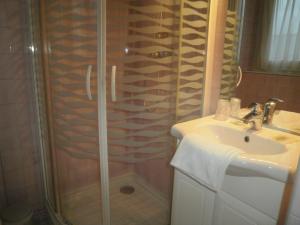 Hotels Les Bains de Mer Riviera Bretonne : photos des chambres