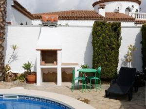 Villa Rustical Mont Roig by Interhome