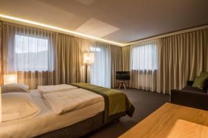 Double Room with Balcony room in Hotel Arlara